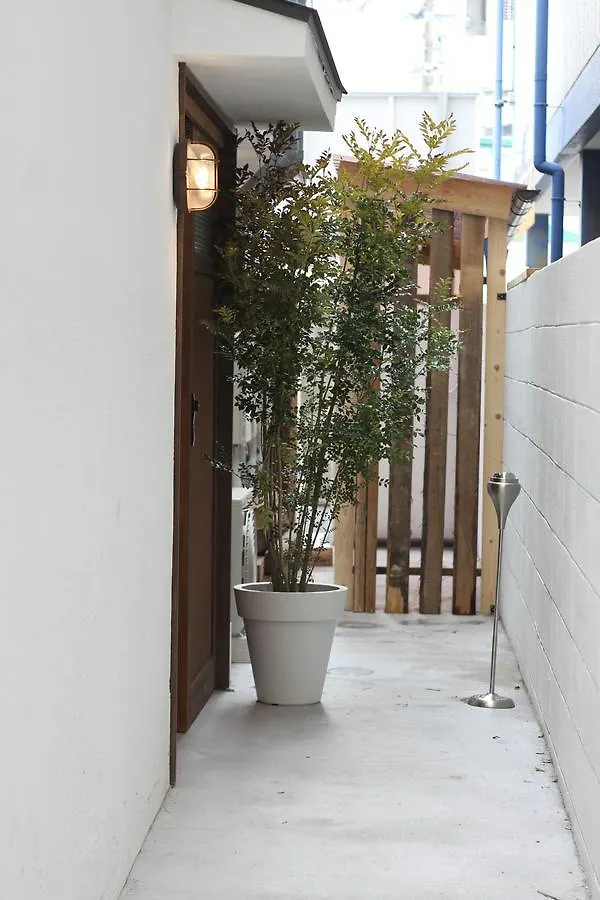 Glamlodge Osaka Guest house